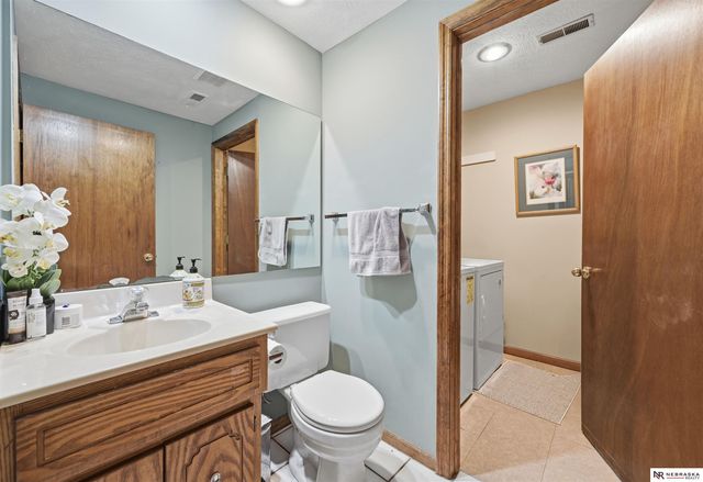 15656 Hamilton Street, Omaha, NE 68118