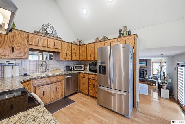 15656 Hamilton Street, Omaha, NE 68118