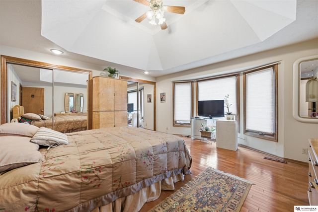 15656 Hamilton Street, Omaha, NE 68118