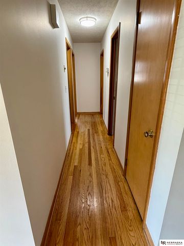 8304 Seward Street, Omaha, NE 68114