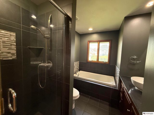 8304 Seward Street, Omaha, NE 68114