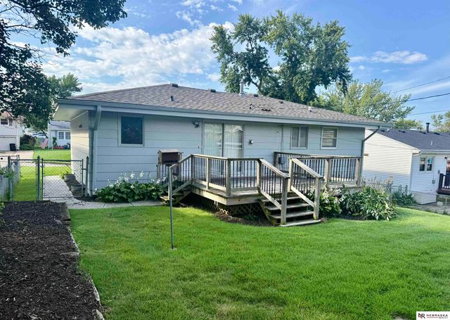 8304 Seward Street, Omaha, NE 68114