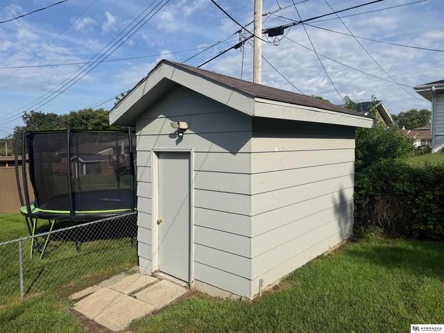 8304 Seward Street, Omaha, NE 68114