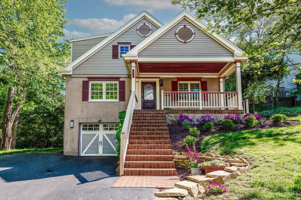 3507 Aultwoods Lane, Cincinnati, OH 45208
