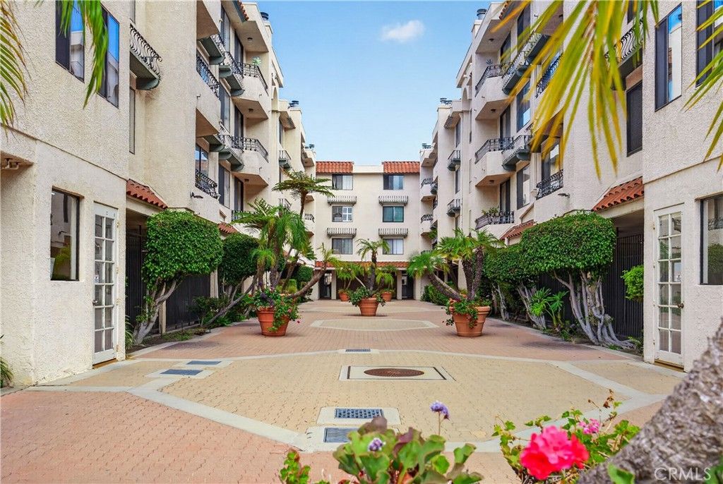 28006 S Western 270, San Pedro, CA 90732 — photo 2