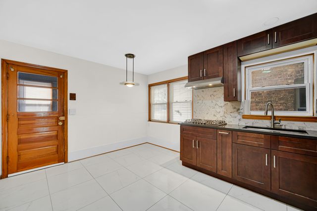 5728 N McVicker Avenue, Chicago, IL 60646