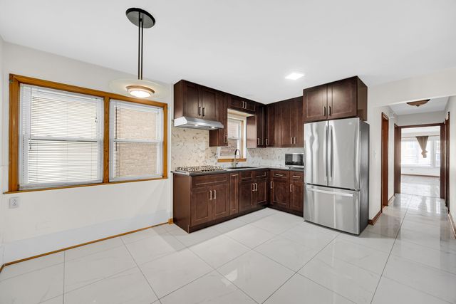 5728 N McVicker Avenue, Chicago, IL 60646