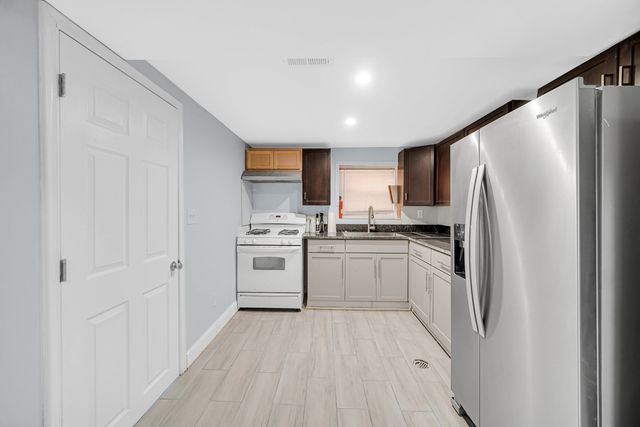 5728 N McVicker Avenue, Chicago, IL 60646