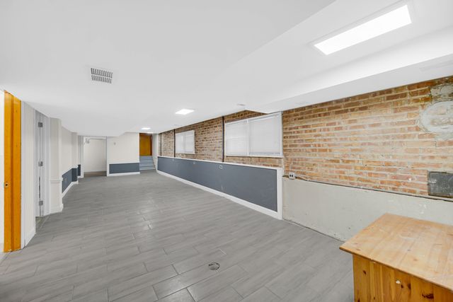 5728 N McVicker Avenue, Chicago, IL 60646