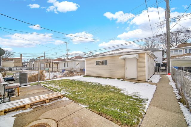 5728 N McVicker Avenue, Chicago, IL 60646