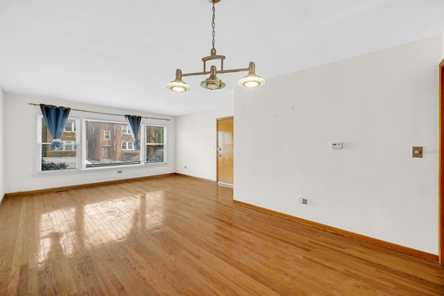 5728 N McVicker Avenue, Chicago, IL 60646