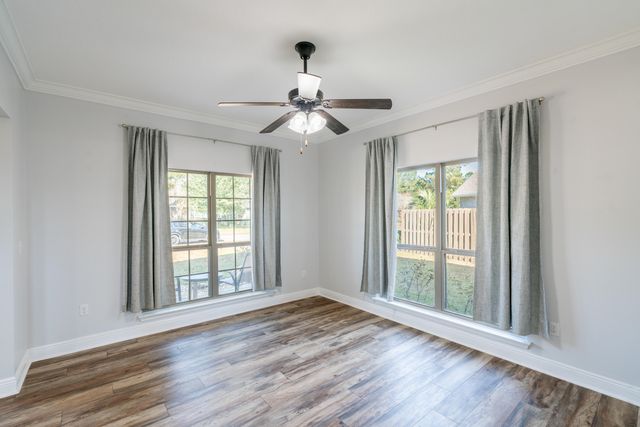 279 Windchime Way, Freeport, FL 32439