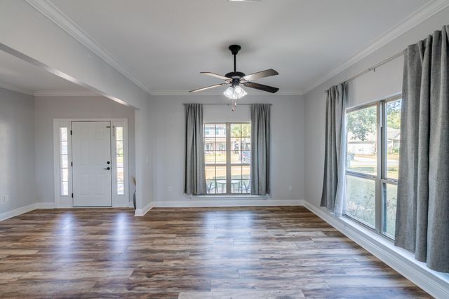 279 Windchime Way, Freeport, FL 32439