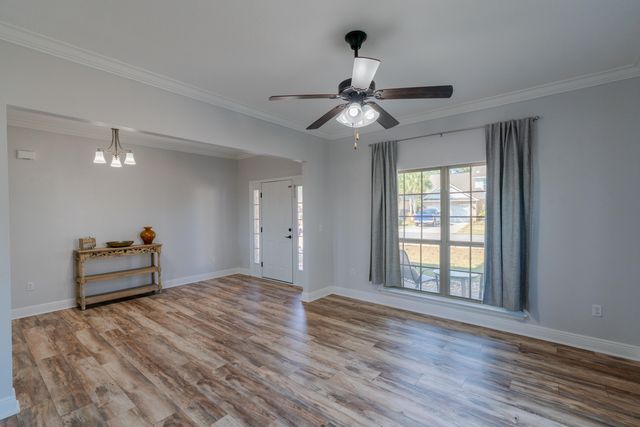 279 Windchime Way, Freeport, FL 32439