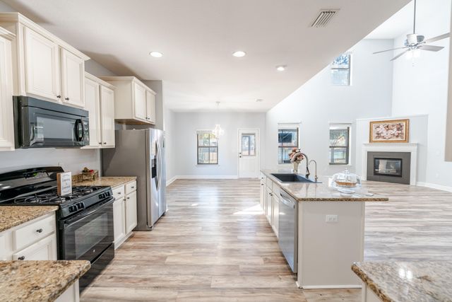 279 Windchime Way, Freeport, FL 32439