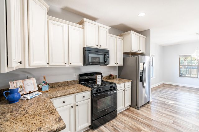 279 Windchime Way, Freeport, FL 32439