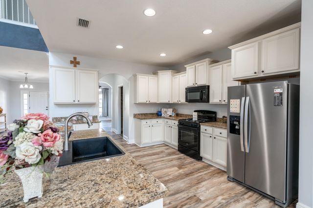 279 Windchime Way, Freeport, FL 32439