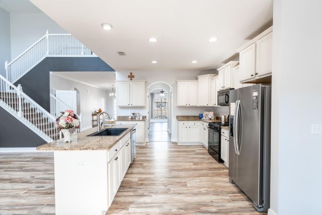 279 Windchime Way, Freeport, FL 32439