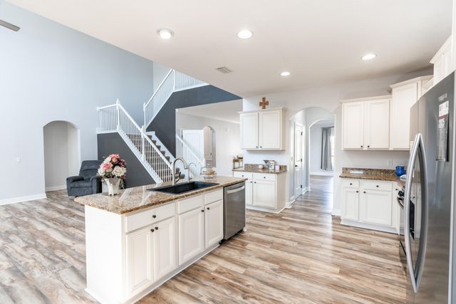 279 Windchime Way, Freeport, FL 32439