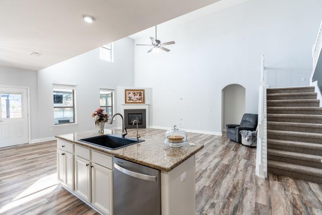 279 Windchime Way, Freeport, FL 32439