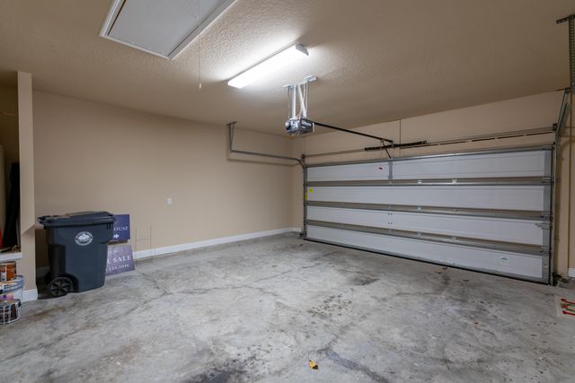 279 Windchime Way, Freeport, FL 32439