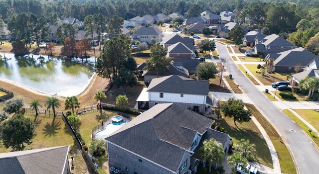 279 Windchime Way, Freeport, FL 32439