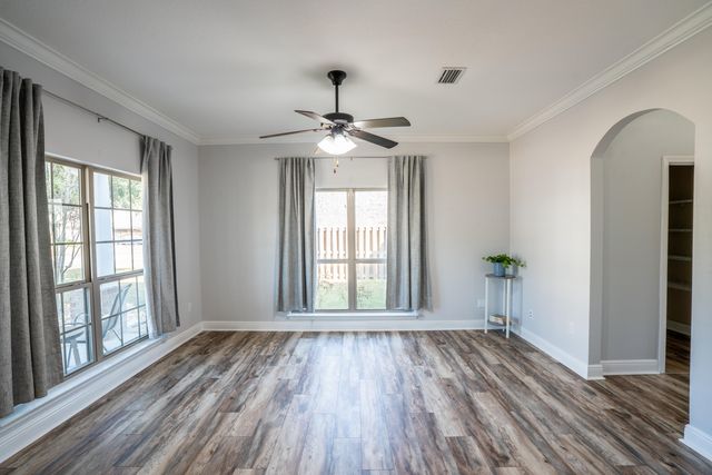 279 Windchime Way, Freeport, FL 32439