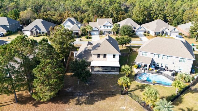 279 Windchime Way, Freeport, FL 32439