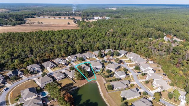 279 Windchime Way, Freeport, FL 32439