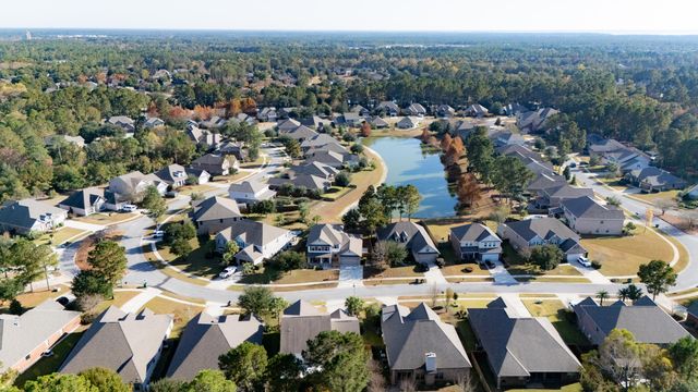 279 Windchime Way, Freeport, FL 32439