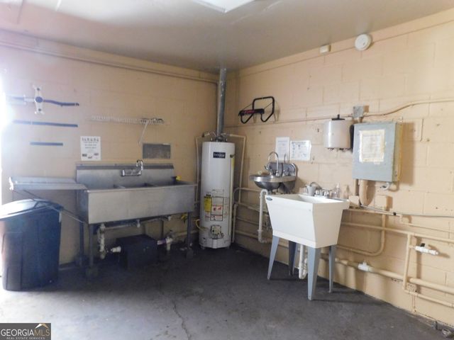 1804 1/2 US Highway 29, West Point, GA 31833