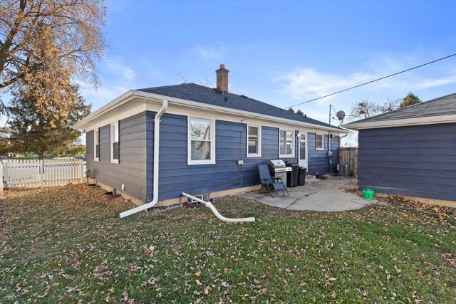 9570 W Silver Spring DRIVE, Milwaukee, WI 53225