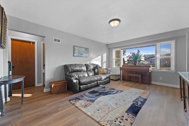 9570 W Silver Spring DRIVE, Milwaukee, WI 53225