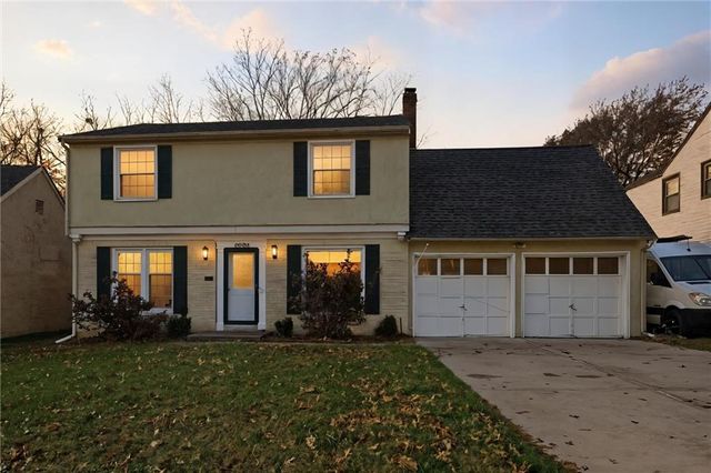 8004 Holmes Road, Kansas City, MO 64131