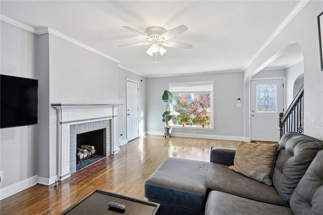 8004 Holmes Road, Kansas City, MO 64131