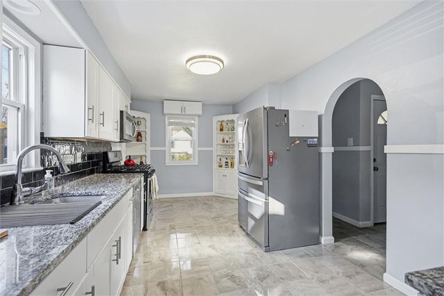 8004 Holmes Road, Kansas City, MO 64131