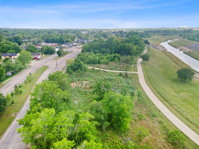 5101 Airport Boulevard, Houston, TX 77048
