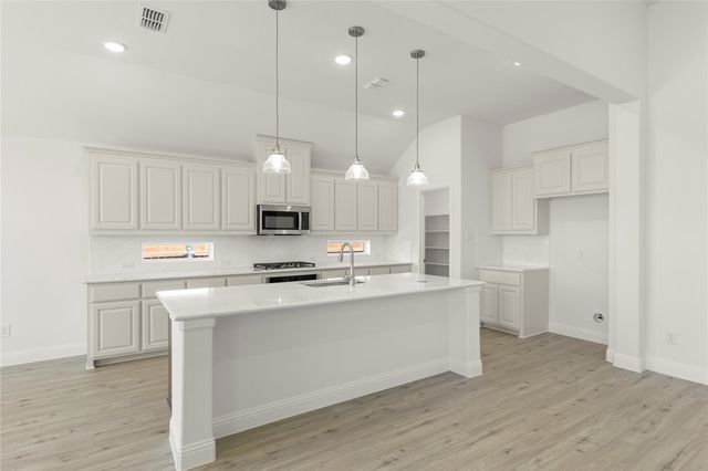 4047 Bedford Drive, Crandall, TX 75114