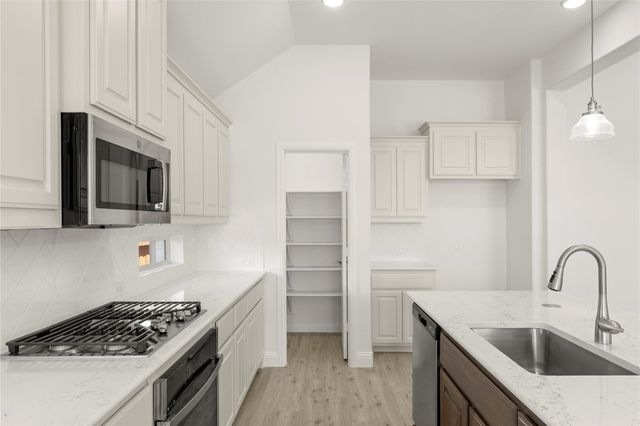 4047 Bedford Drive, Crandall, TX 75114