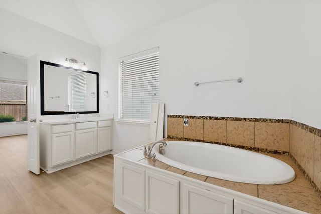 174 Hampton Drive, Fate, TX 75087