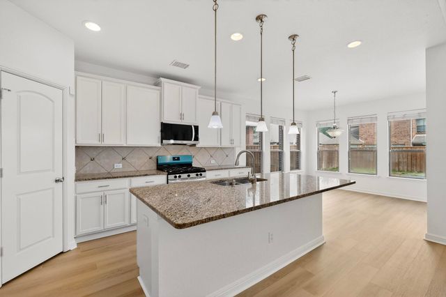 174 Hampton Drive, Fate, TX 75087