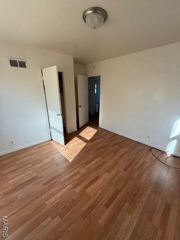 1965 Park Lane, St Louis, MO 63136