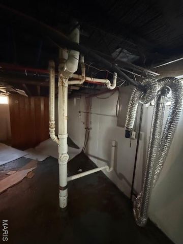 1965 Park Lane, St Louis, MO 63136