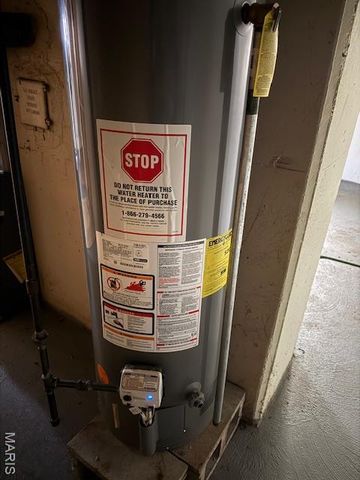 1965 Park Lane, St Louis, MO 63136