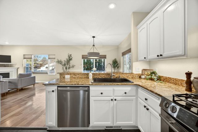 267 Meadow Drive, Ashland, OR 97520