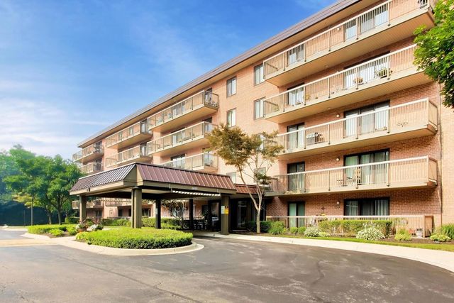 6443 Clarendon Hills Road 301C, Willowbrook, IL 60527