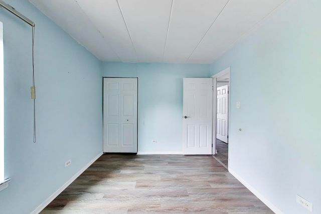 6443 Clarendon Hills Road 301C, Willowbrook, IL 60527