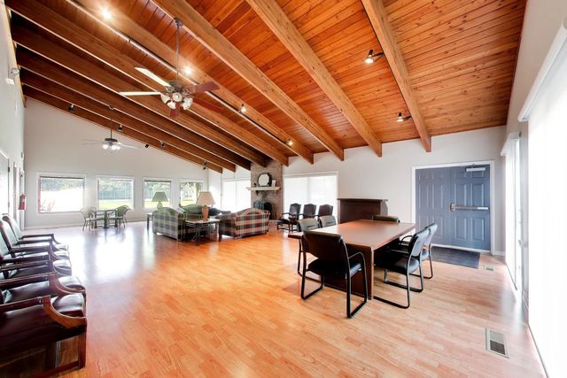 6443 Clarendon Hills Road 301C, Willowbrook, IL 60527