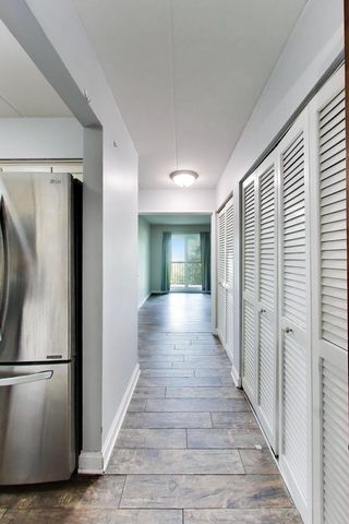 6443 Clarendon Hills Road 301C, Willowbrook, IL 60527