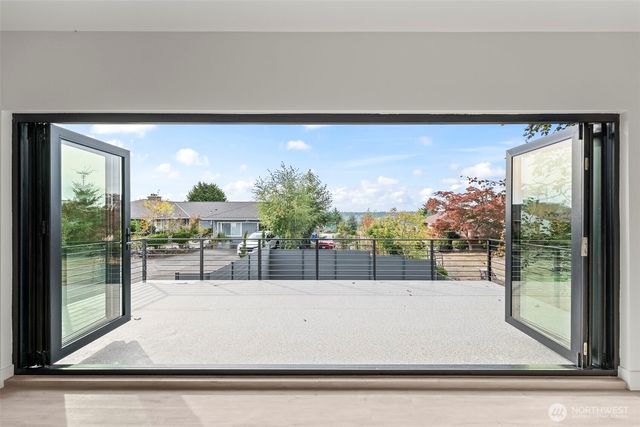 1116 N Jackson Avenue, Tacoma, WA 98406